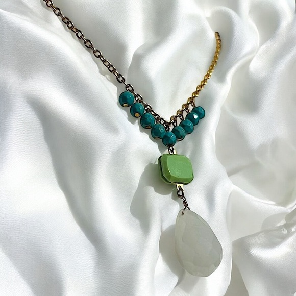 David Aubrey White Gemstone Turquoise Color Beads Golden Brass Lavalier Necklace - Picture 9 of 9